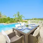 فيلة Montgo View
